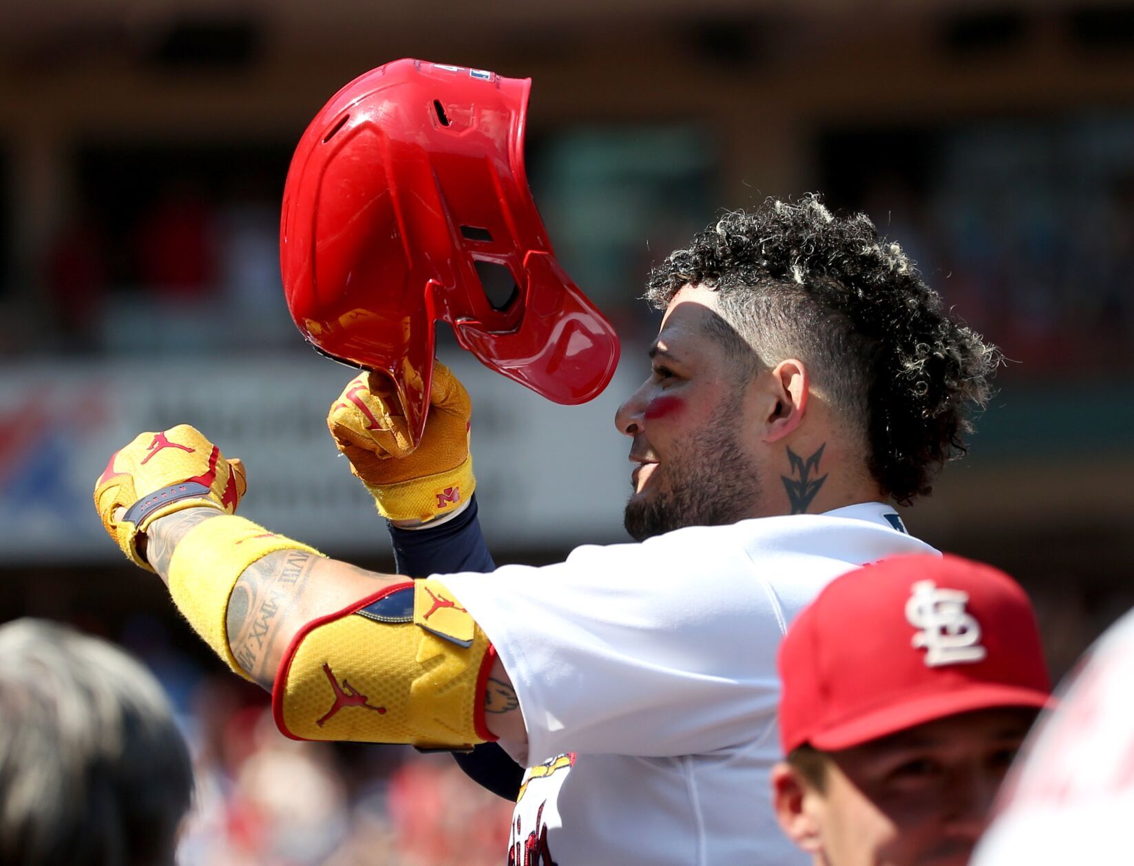 Cardinals beat Cincinnati Reds 5-1 in of doubleheader